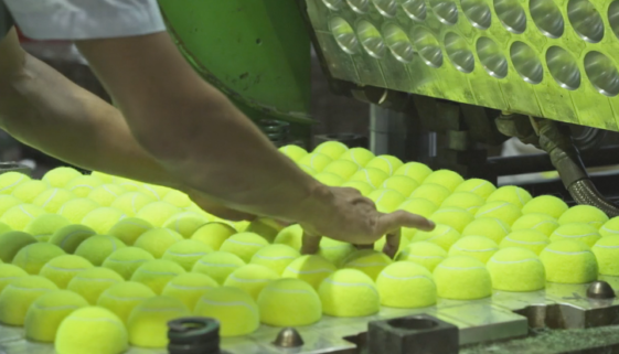 Tennisball-Produktion
